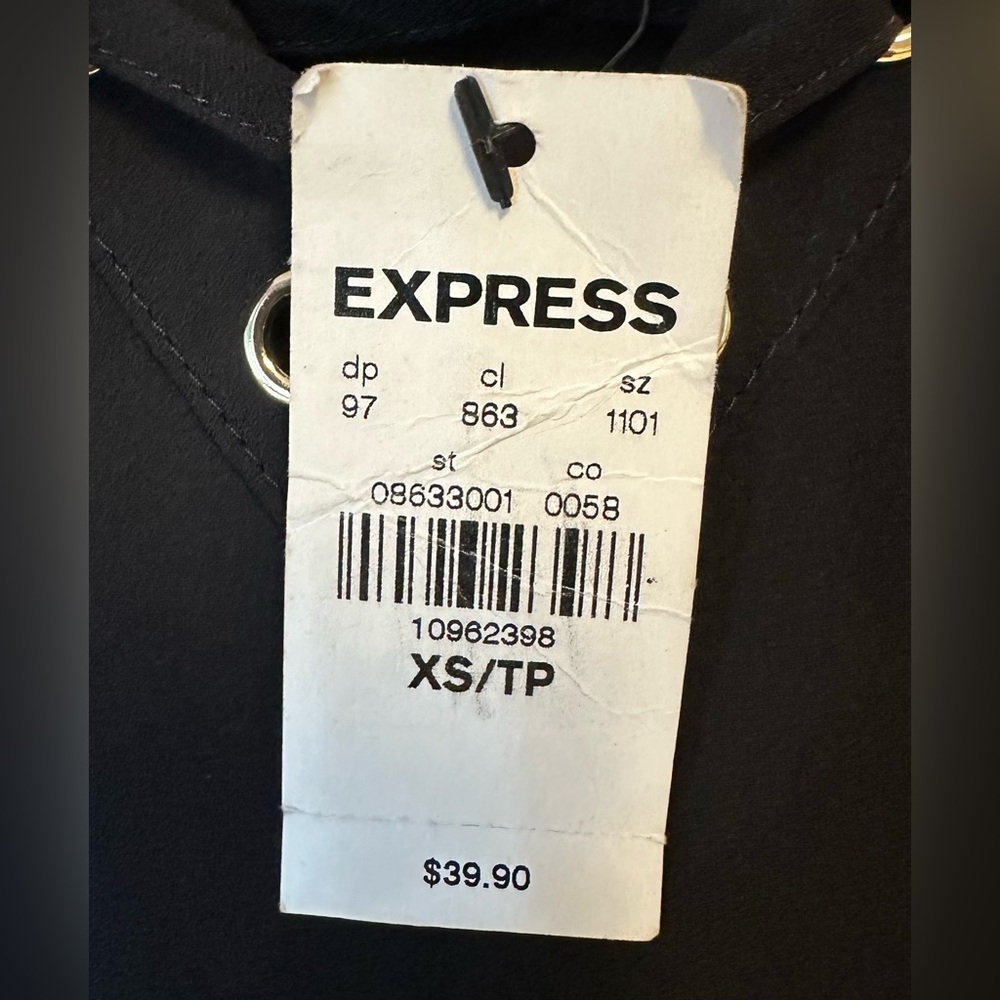 Express Blouse - Picture 8 of 8
